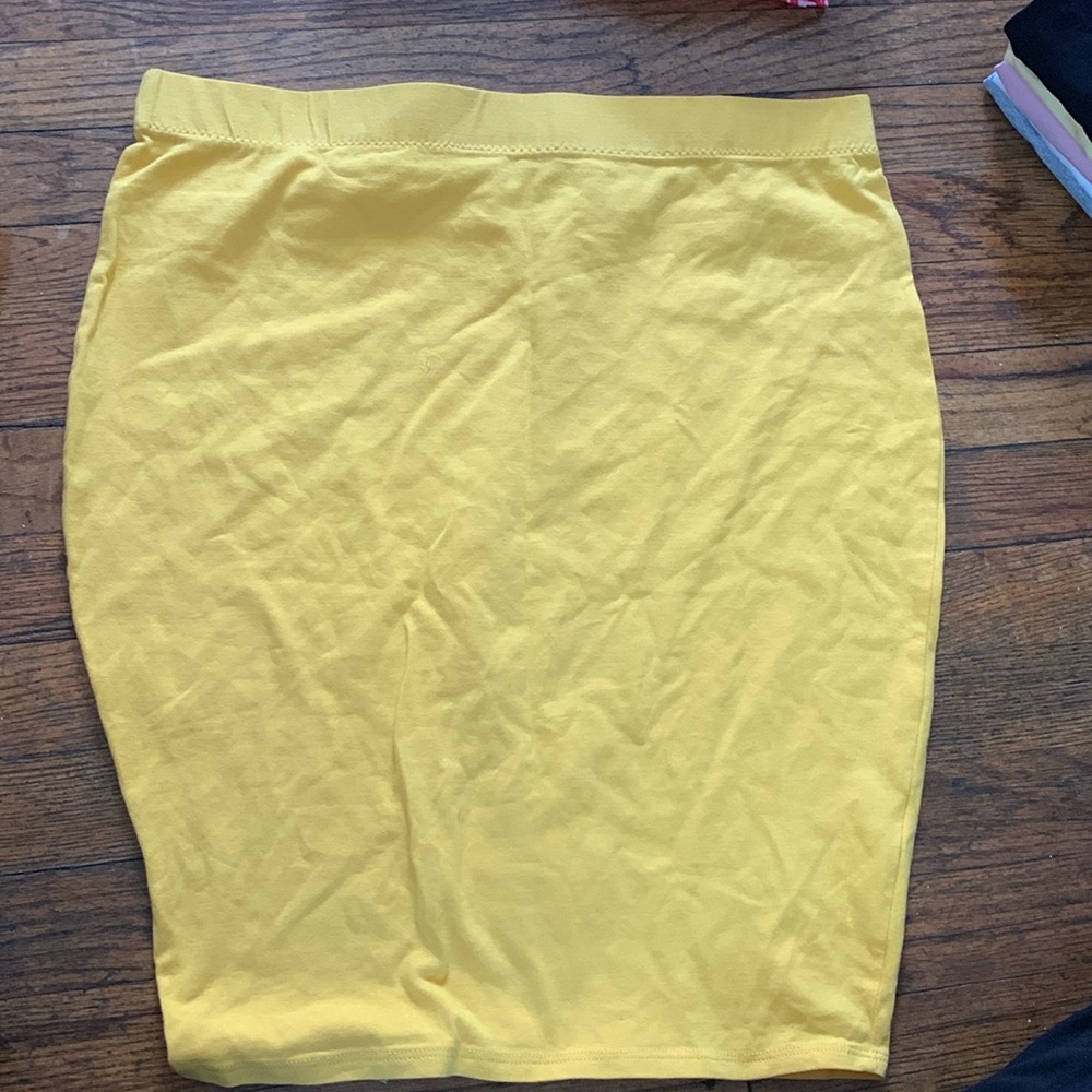 NWOT YELLOW MINI SKIRT